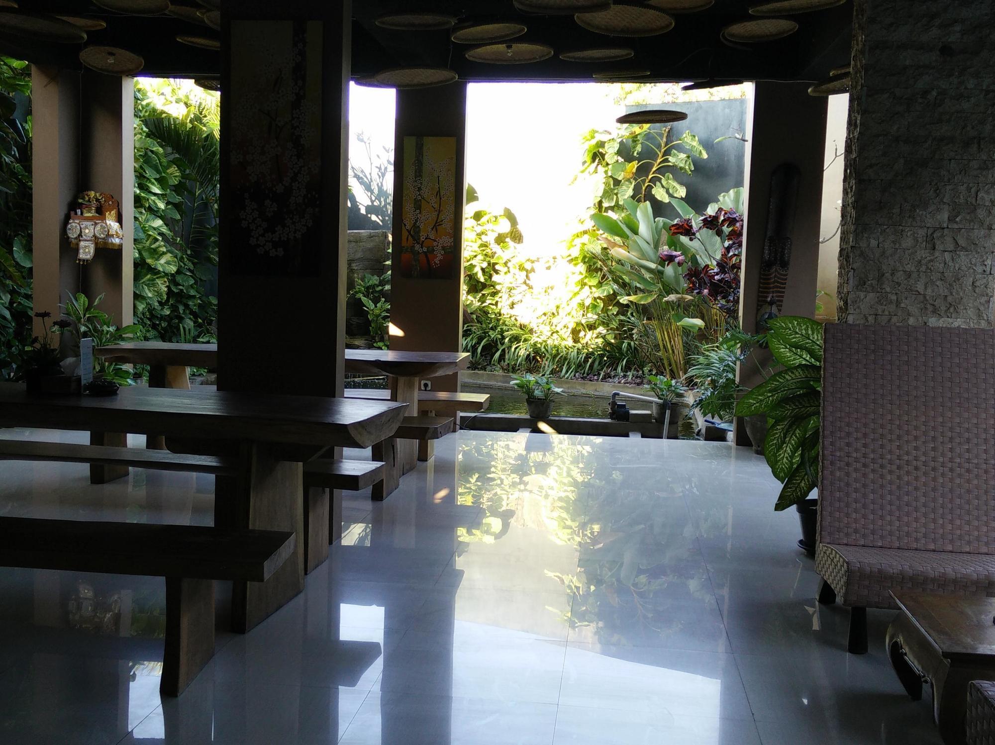 เคโอไอ โฮเต็ล แอนด์ เรสซิเด้นส์ Hotel เดนปาซาร์ ภายนอก รูปภาพ