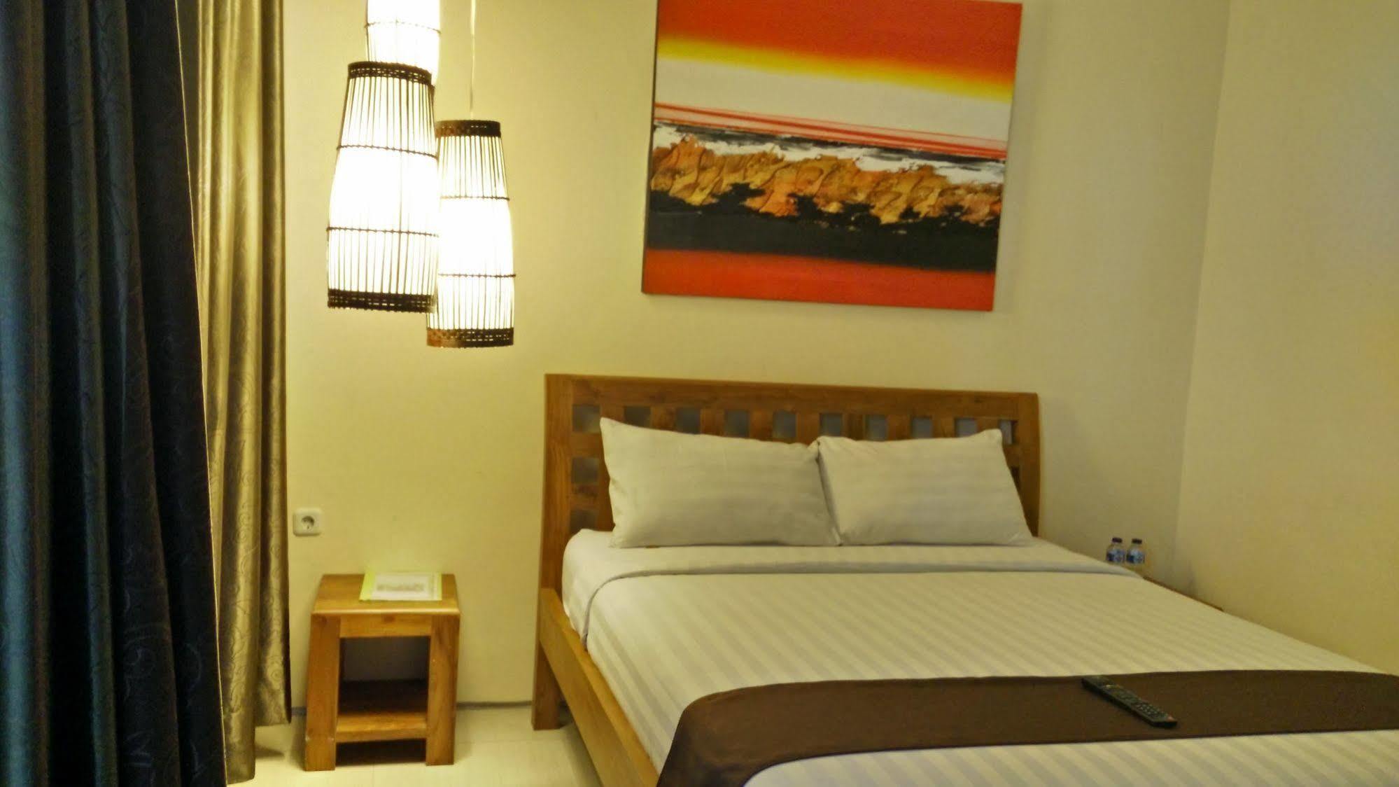 เคโอไอ โฮเต็ล แอนด์ เรสซิเด้นส์ Hotel เดนปาซาร์ ภายนอก รูปภาพ