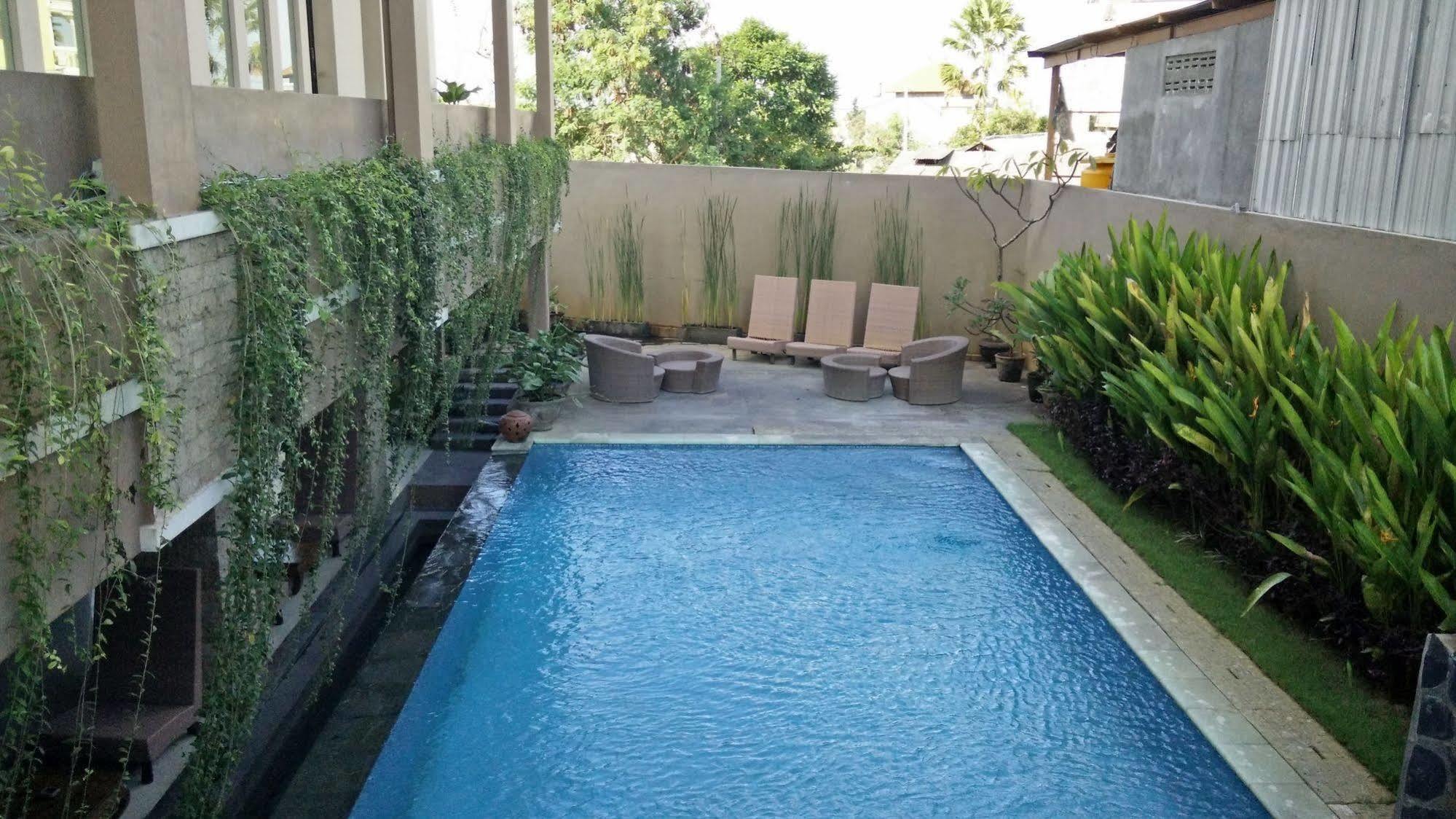 เคโอไอ โฮเต็ล แอนด์ เรสซิเด้นส์ Hotel เดนปาซาร์ ภายนอก รูปภาพ